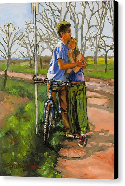Lovers leaning against a bicycle - Canvas Print