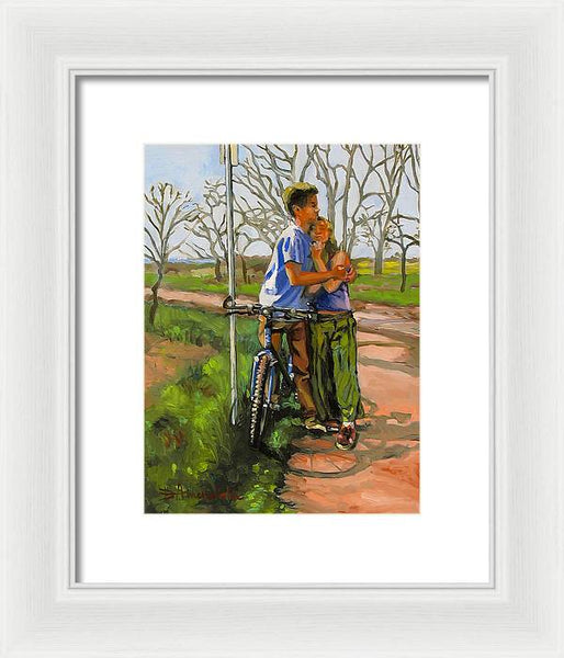 Lovers leaning against a bicycle - Framed Print